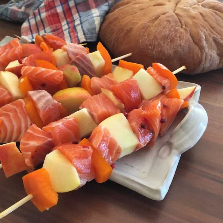 Lachsspieße mit Limetten- Basilikumbutter und Parmesan-Risotto ...