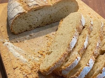 Einfaches Weißbrot mit Hefe selber backen