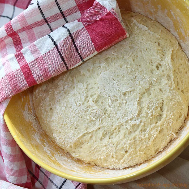 Stockbrot mit Schinken und Kräutern | rolfkocht.de - kochen, backen ...